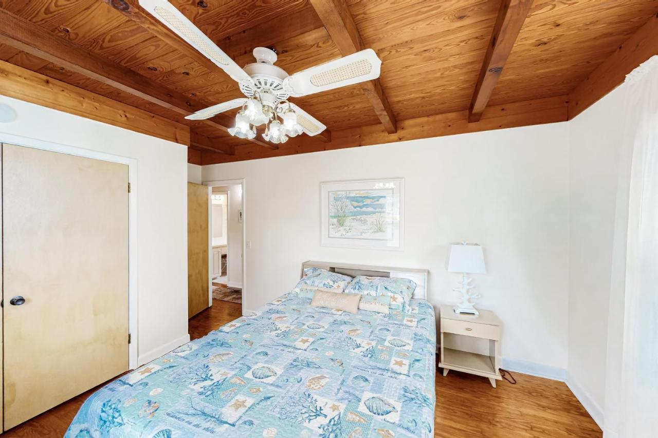 Ginny'S Coastal Cottage Oak Island Exterior foto