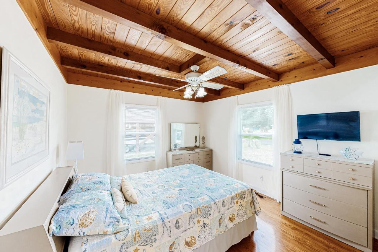 Ginny'S Coastal Cottage Oak Island Exterior foto