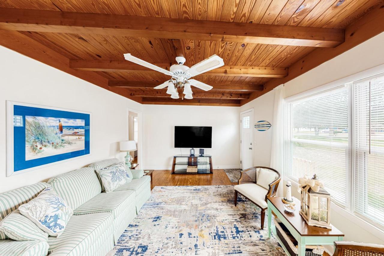 Ginny'S Coastal Cottage Oak Island Exterior foto