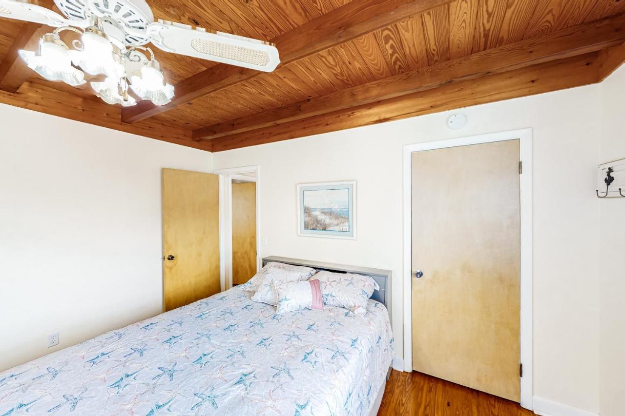 Ginny'S Coastal Cottage Oak Island Exterior foto