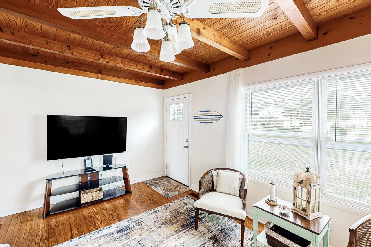 Ginny'S Coastal Cottage Oak Island Exterior foto
